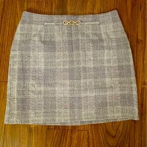 Plaid skirt with gold detail belt